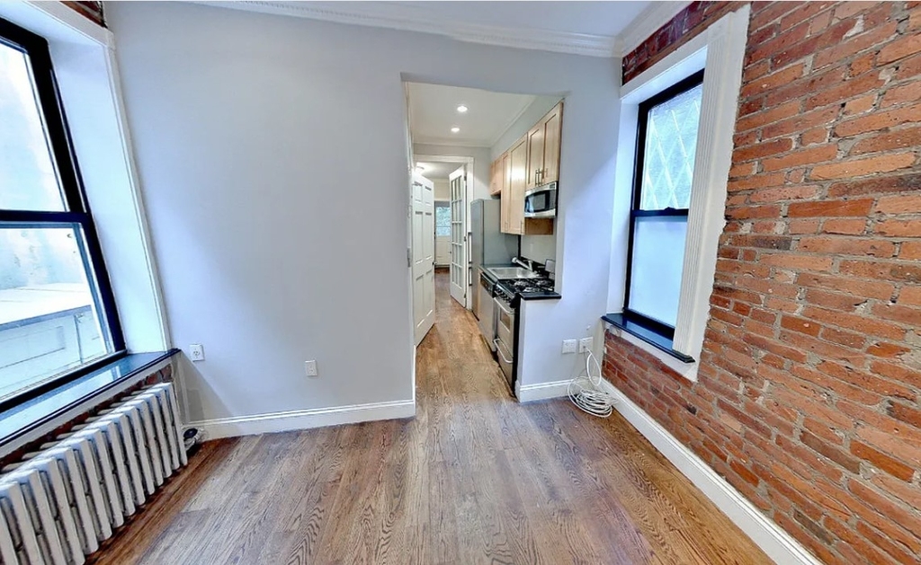 East 7th Street - Photo 1