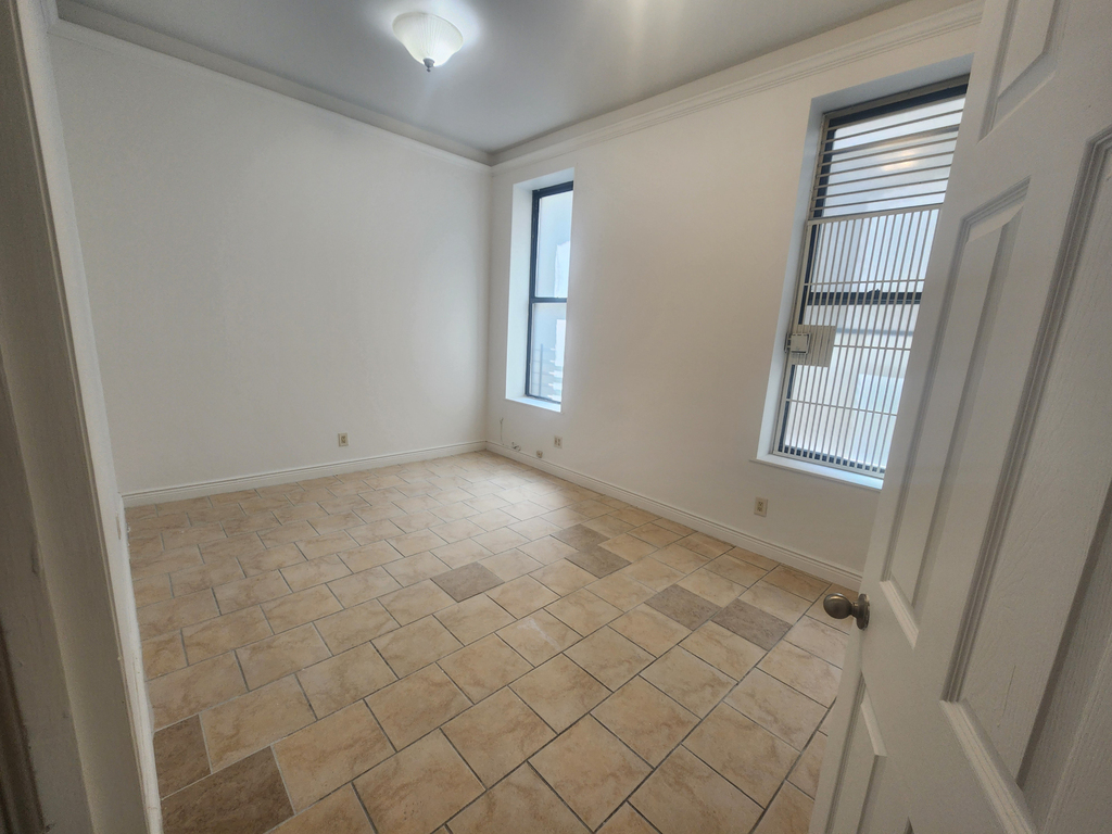 601 West 151st Street - Photo 3