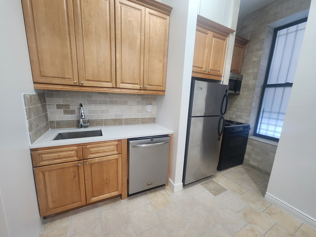 601 West 151st Street - Photo 0