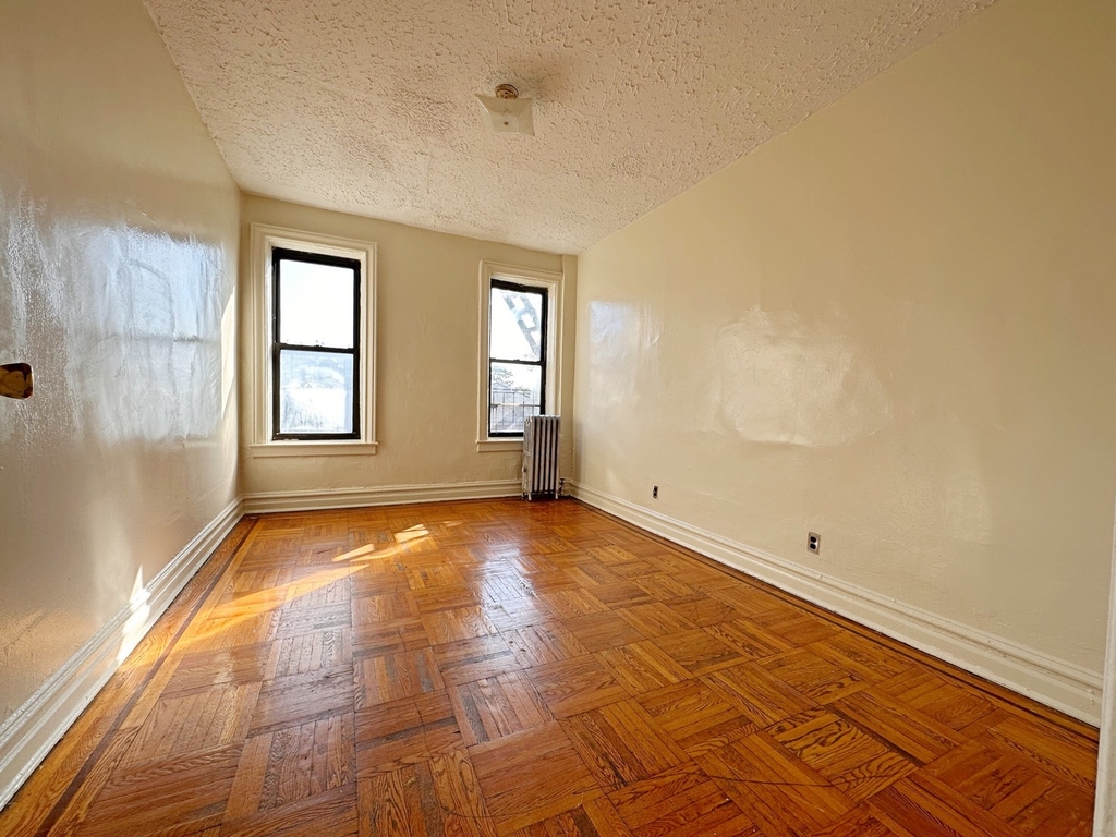Avenue O and West 7th Street - Photo 4
