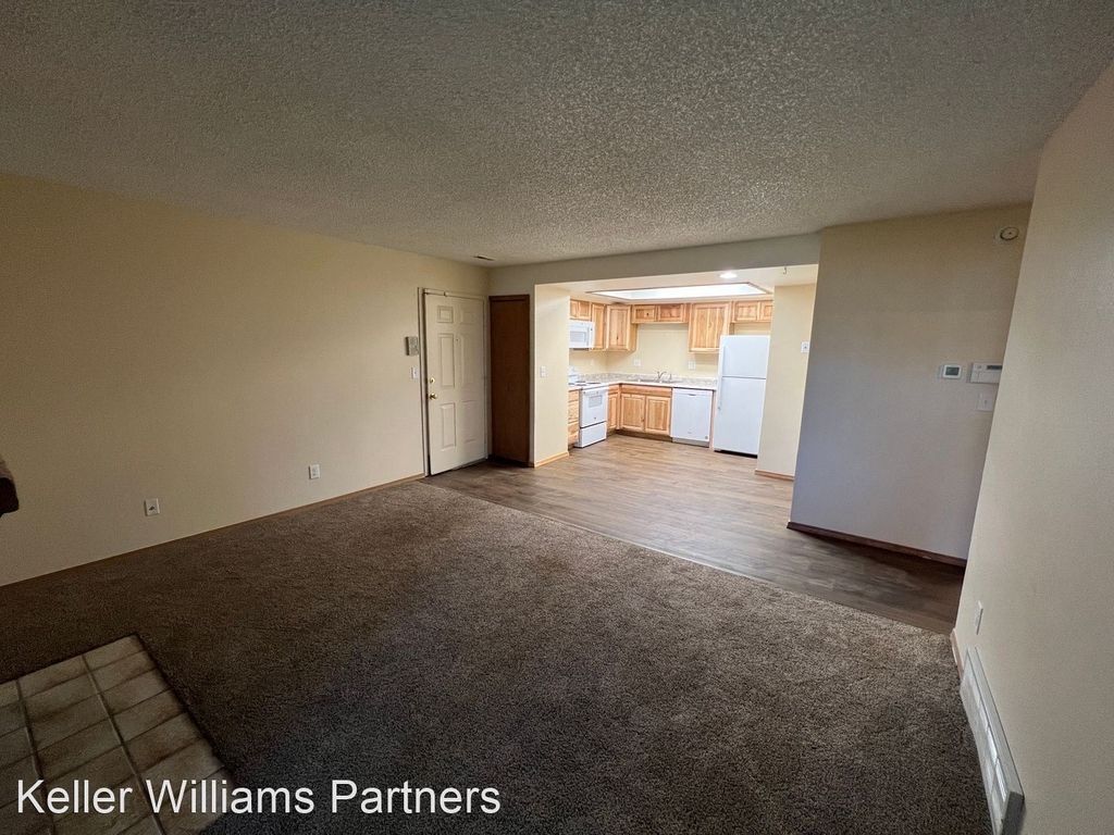 1202 Firefly Cir - Photo 2