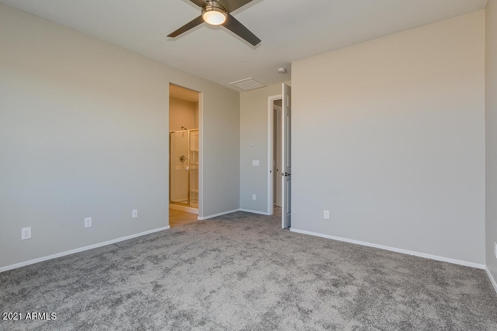 17552 W Hadley Street - Photo 9