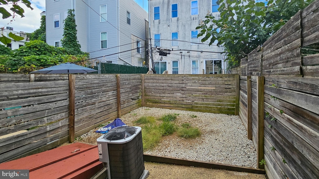 1720 Monument Street - Photo 15