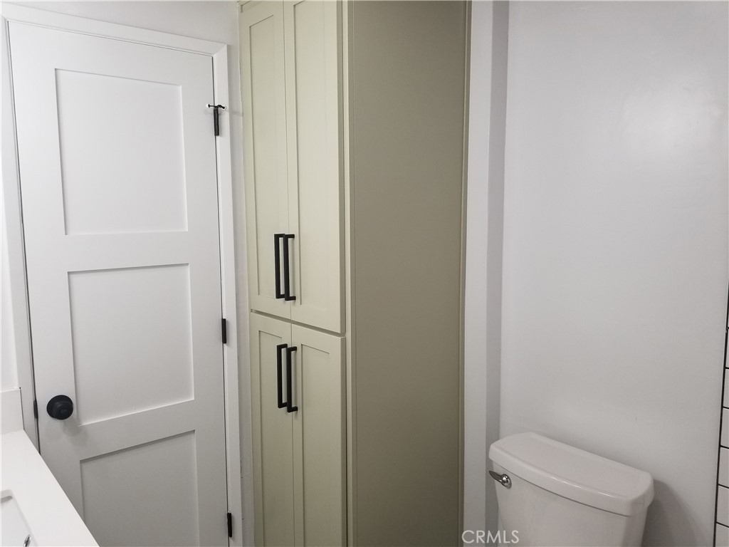 231 W 10th Street - Photo 11