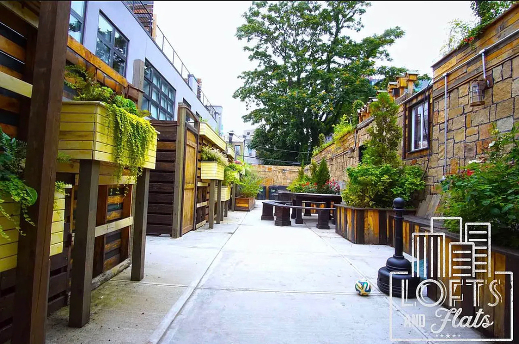 17 Devoe Street - Photo 1