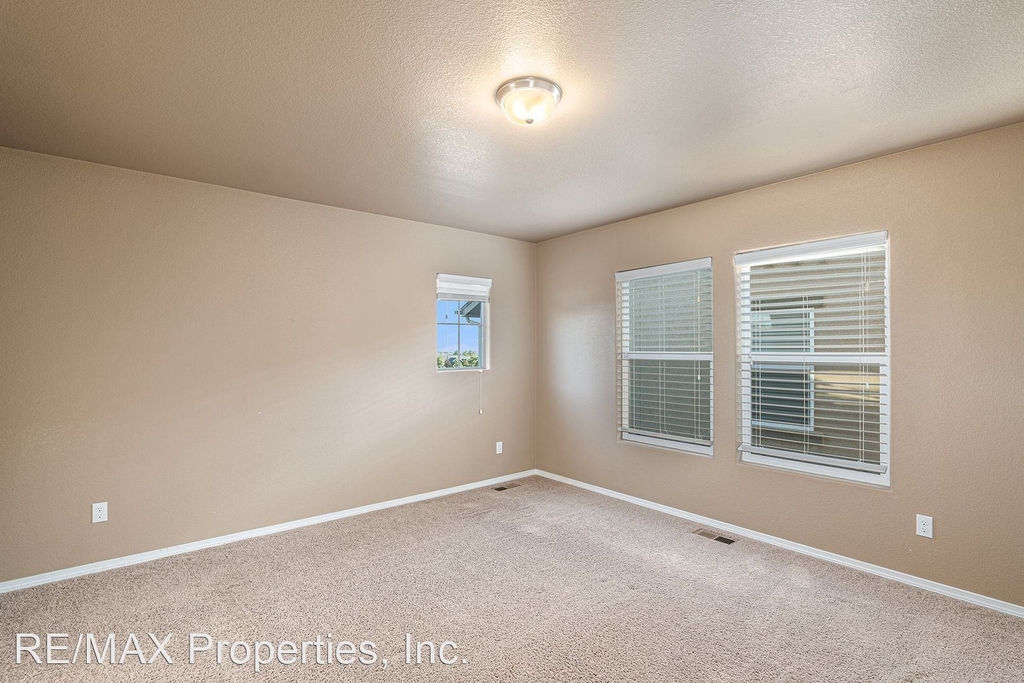 5574 Blue Moon Drive - Photo 21