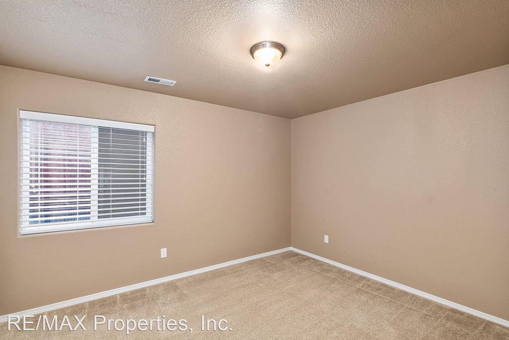 5574 Blue Moon Drive - Photo 15