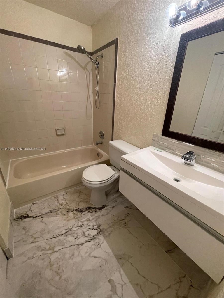 4241 Sw 72nd Ter - Photo 10