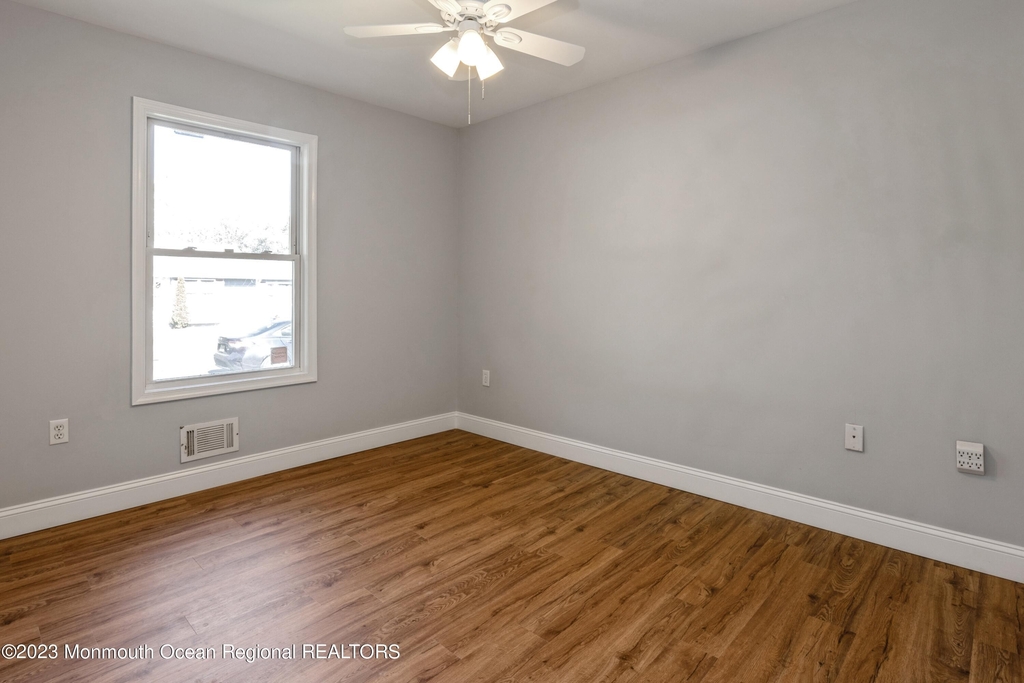 213 Ship Avenue - Photo 19