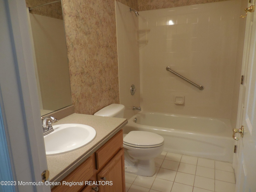341 St Andrews Place - Photo 6
