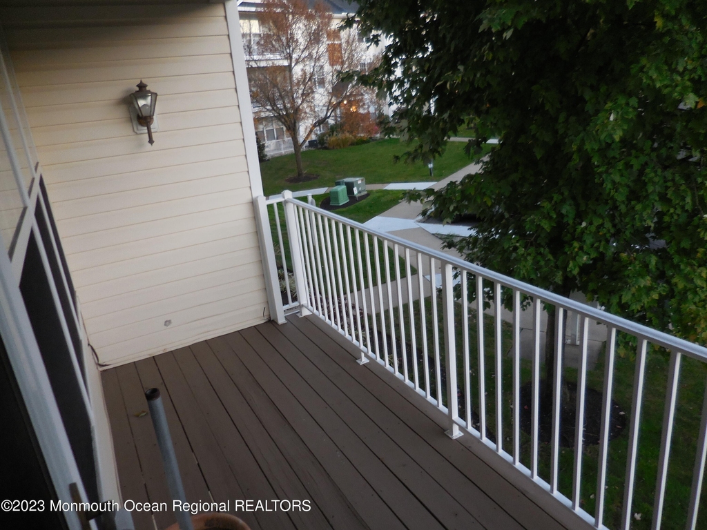 341 St Andrews Place - Photo 10