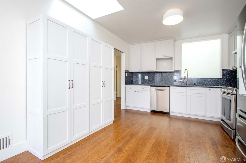 1910 45th Avenue - Photo 1