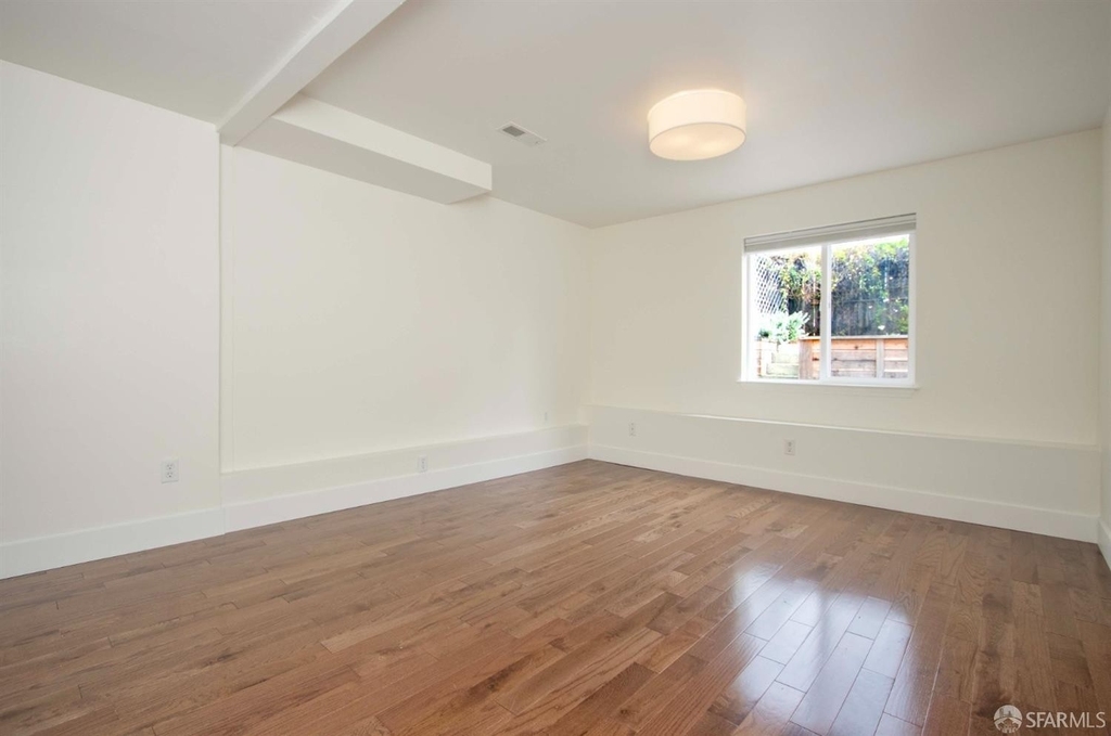 1910 45th Avenue - Photo 18