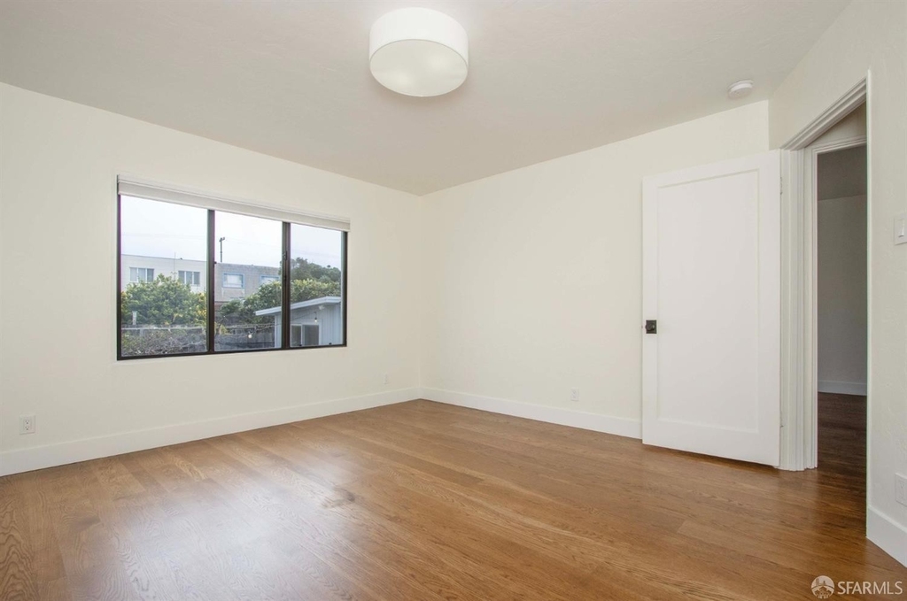 1910 45th Avenue - Photo 14