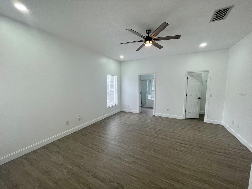 1030 Jaybee Avenue - Photo 10