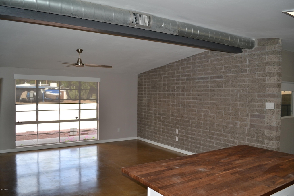 1049 E Northview Avenue - Photo 3