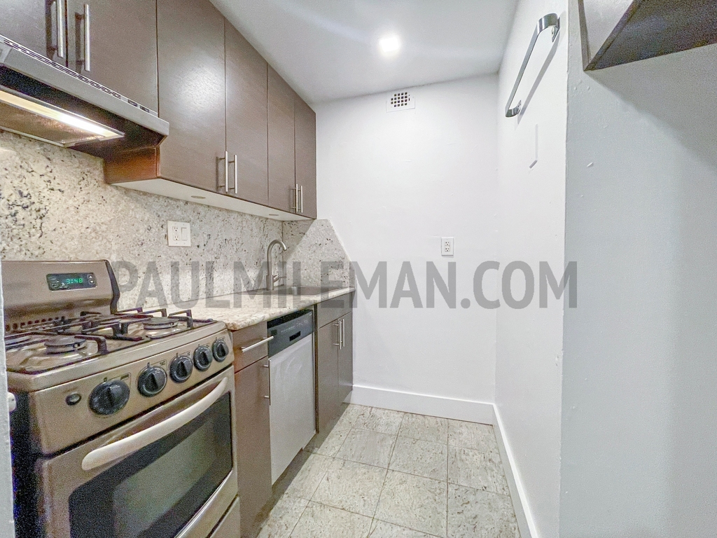 East 80th Street - Photo 2