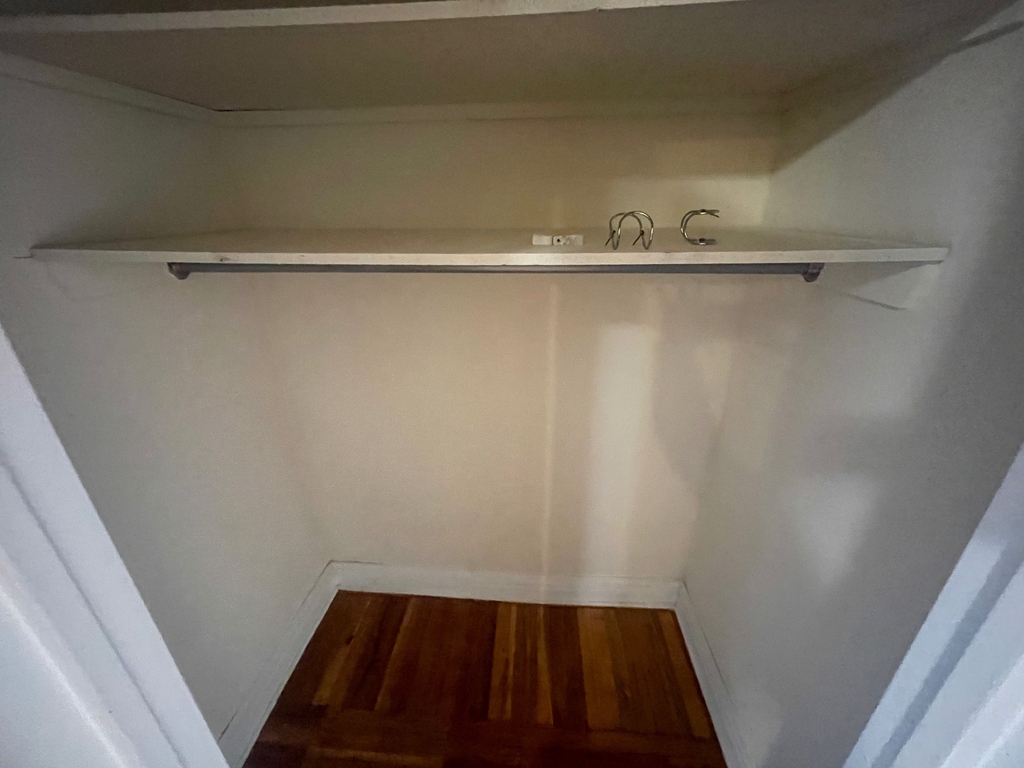63-53 Haring Street - Photo 7