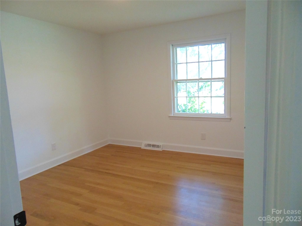 7500 Thorncliff Drive - Photo 7