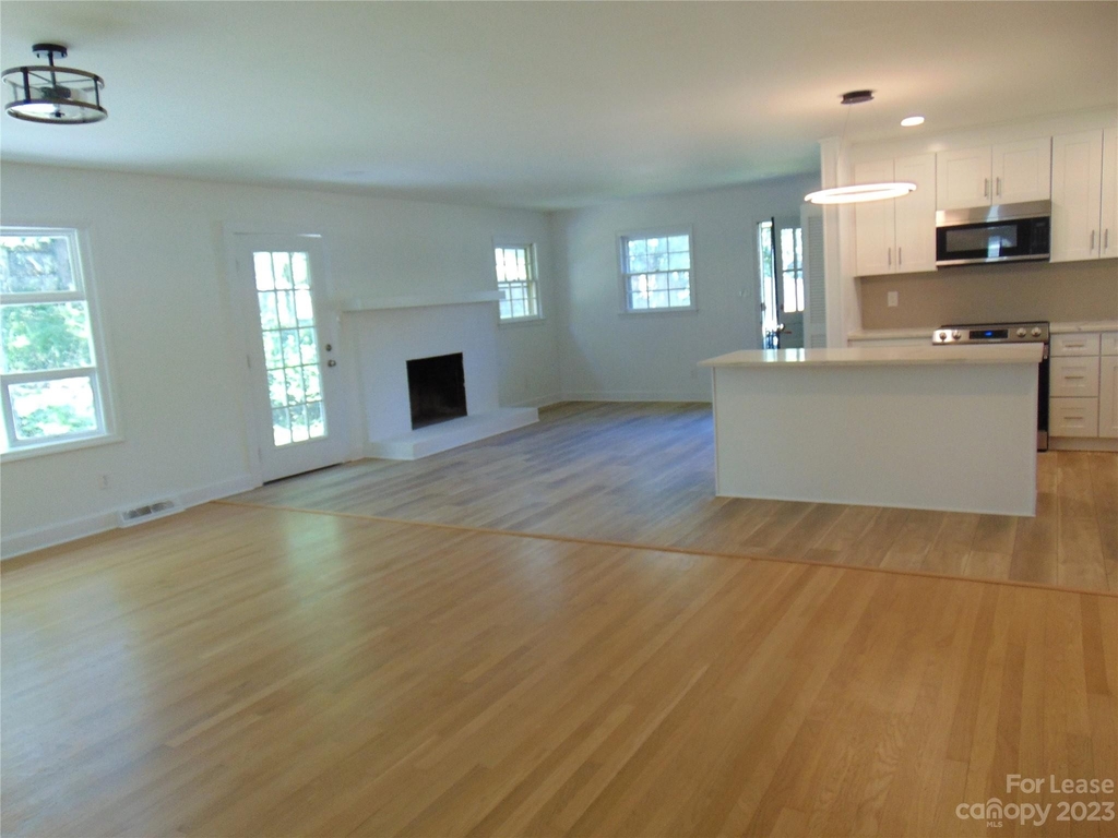 7500 Thorncliff Drive - Photo 5