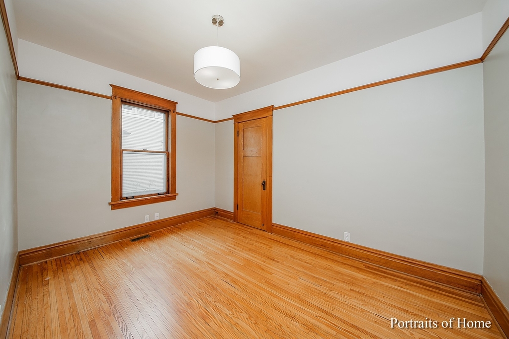 205 N Columbia Street - Photo 8