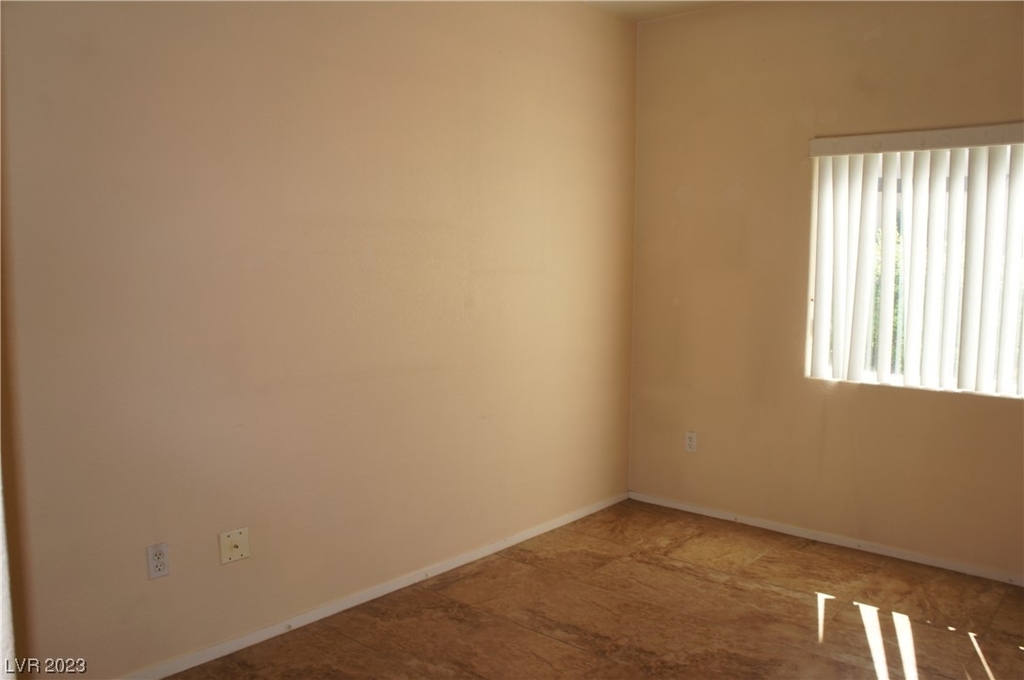 2291 W Horizon Ridge Parkway - Photo 11