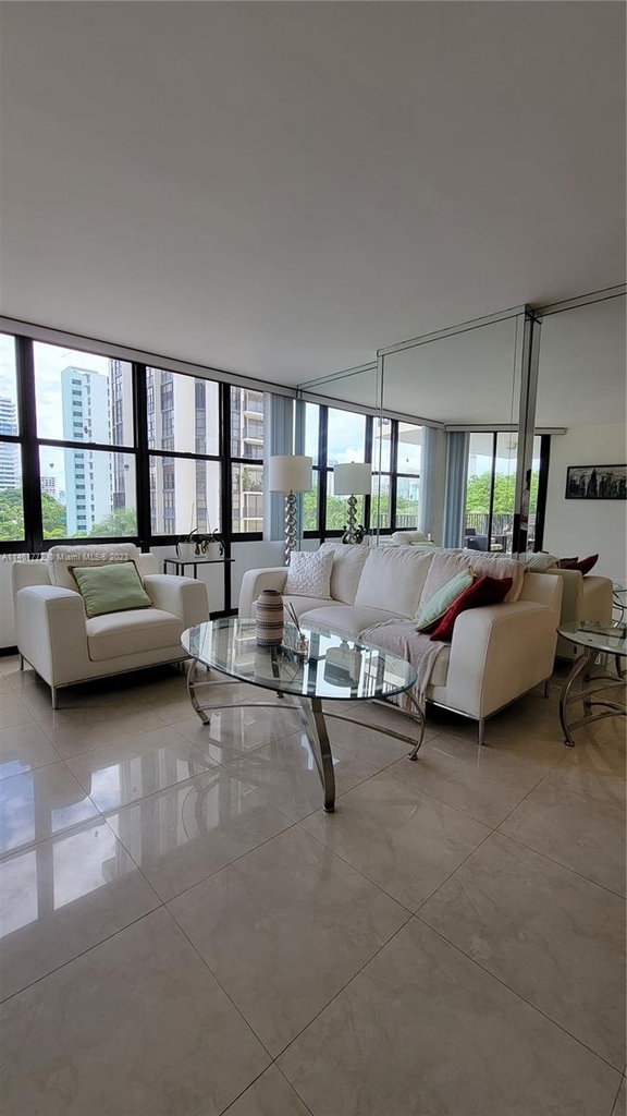 1901 Brickell Ave - Photo 4