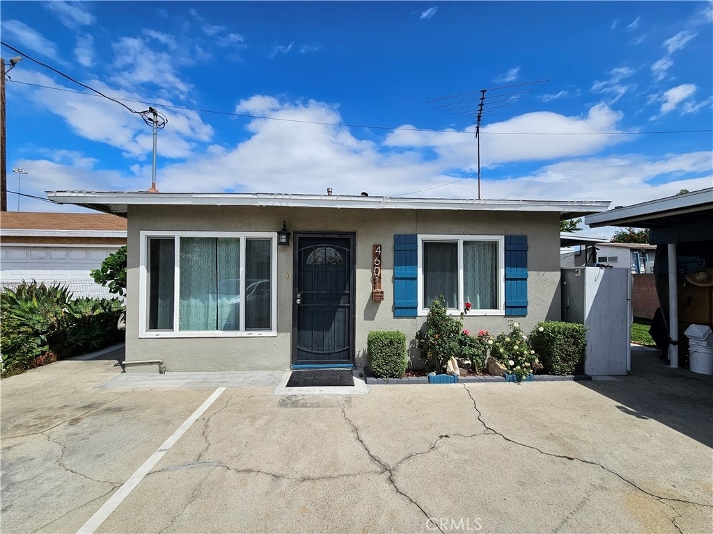 4601 Leonis Street - Photo 1