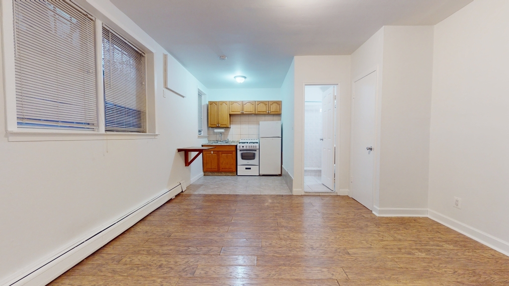 11950 metropolitan avenue - Photo 3