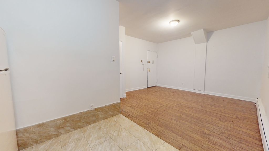 11950 metropolitan avenue - Photo 5