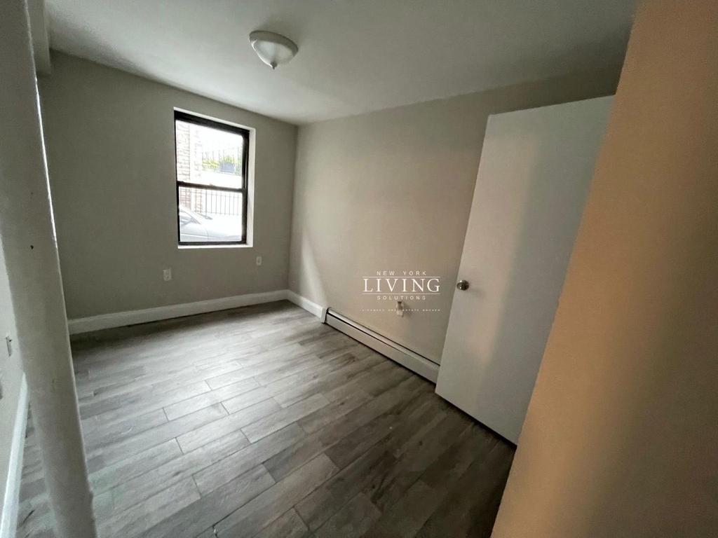 69-17 Burchell Avenue - Photo 3