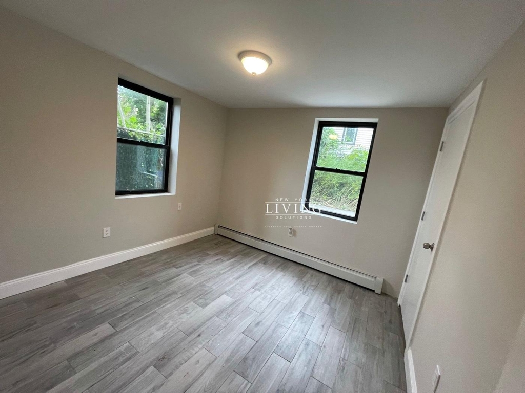 69-17 Burchell Avenue - Photo 8
