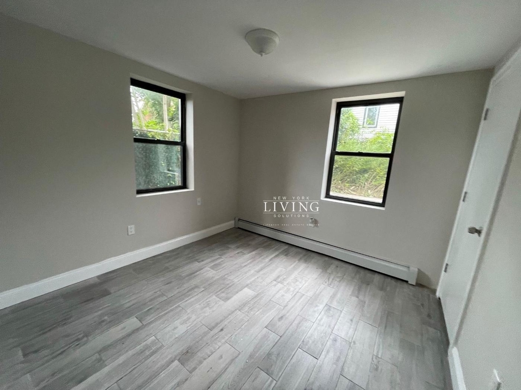 69-17 Burchell Avenue - Photo 9