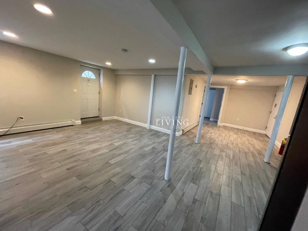 69-17 Burchell Avenue - Photo 7