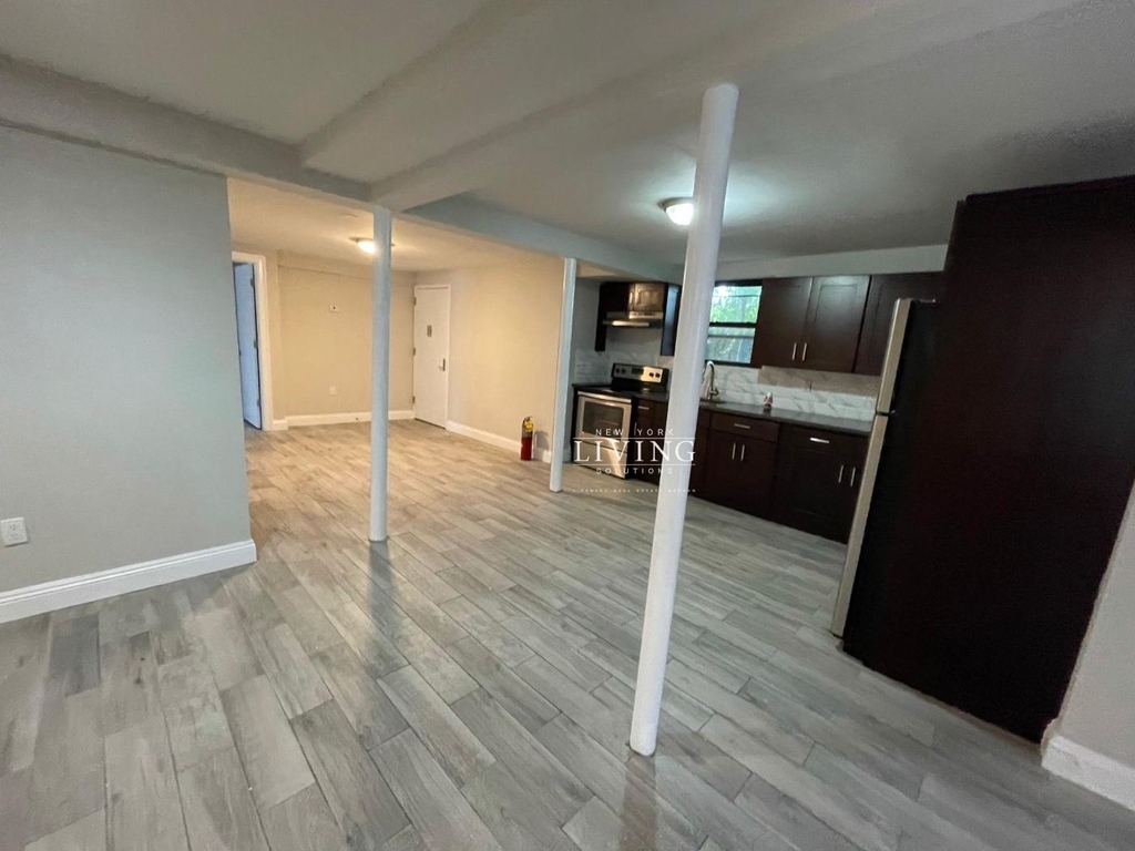 69-17 Burchell Avenue - Photo 2
