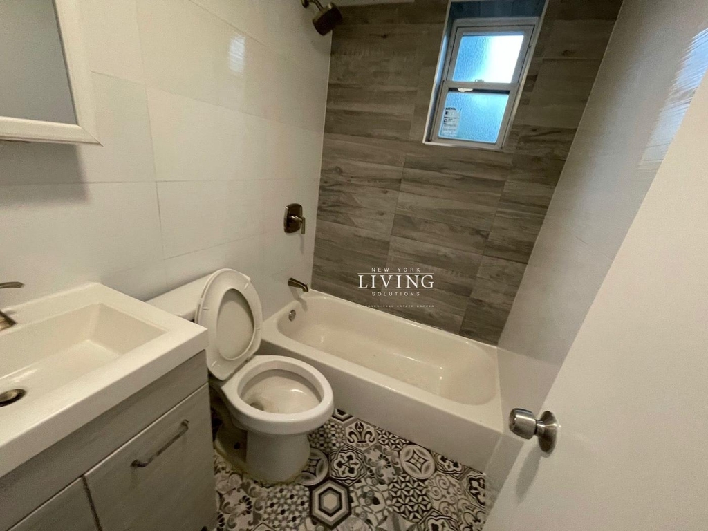 69-17 Burchell Avenue - Photo 5
