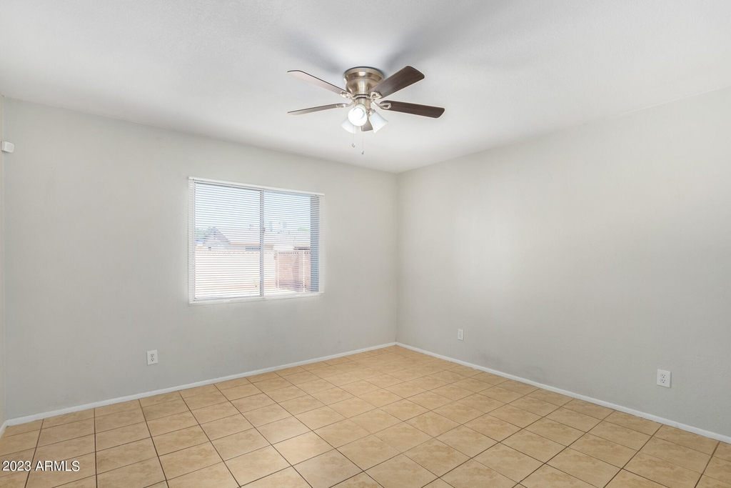 6536 W Turney Avenue - Photo 18