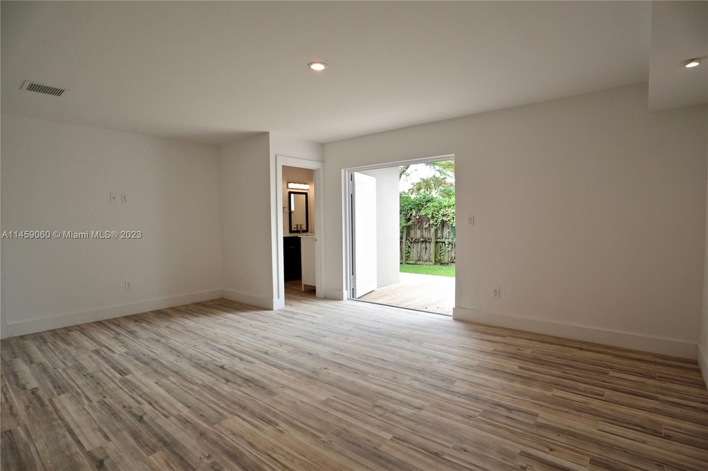 1661 Sw 32nd Place - Photo 48