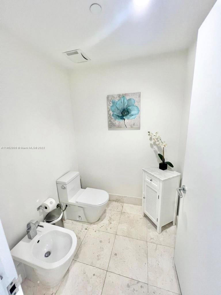 17121 Collins Ave - Photo 24