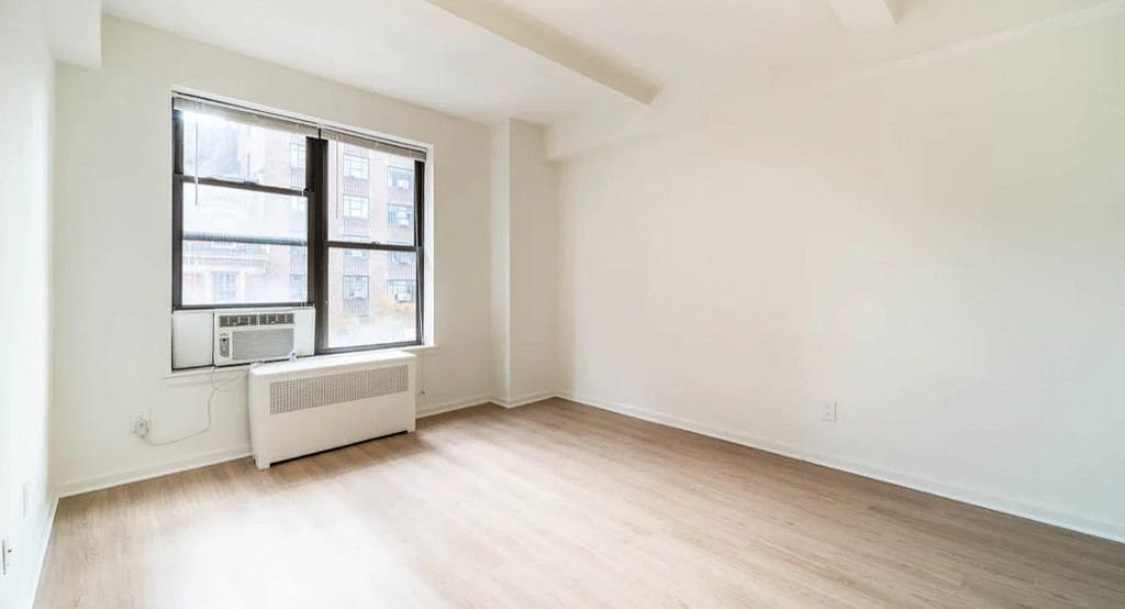 Central Park West - Photo 0