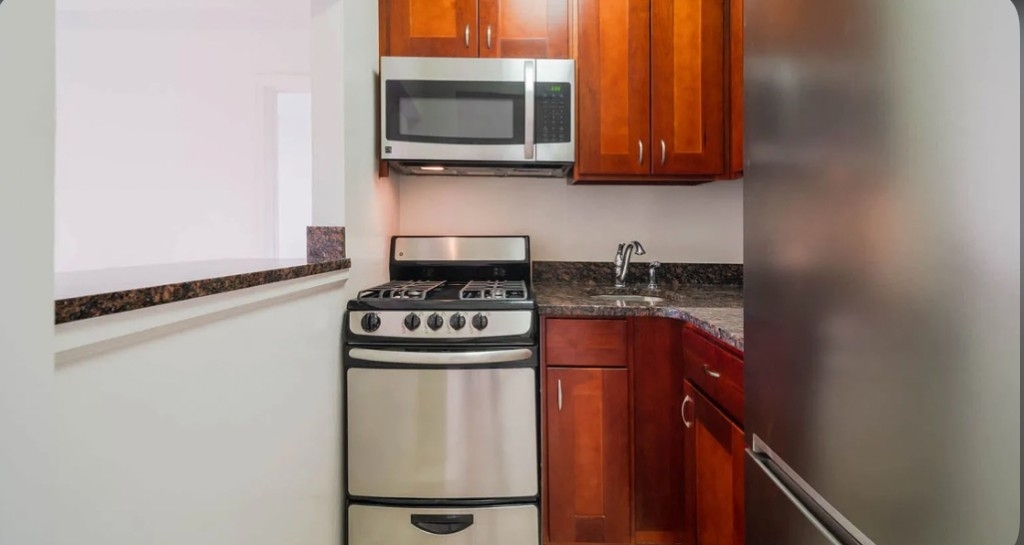 Central Park West - Photo 1