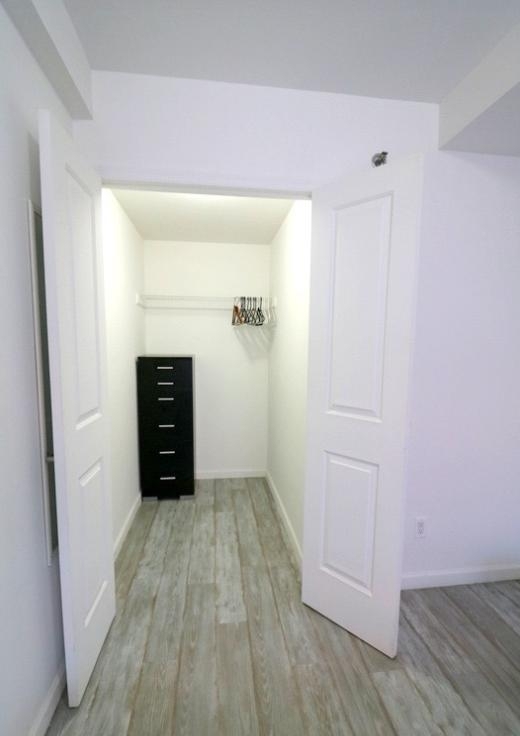 521 West 48th Street - Photo 9