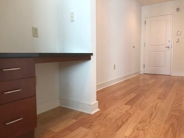44 Peachtree Place Nw - Photo 1