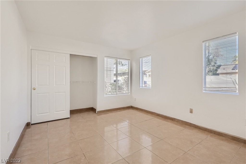 4404 W Lake Mead Boulevard - Photo 11