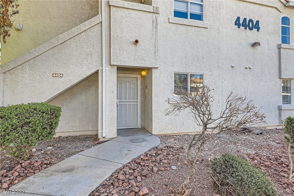 4404 W Lake Mead Boulevard - Photo 14