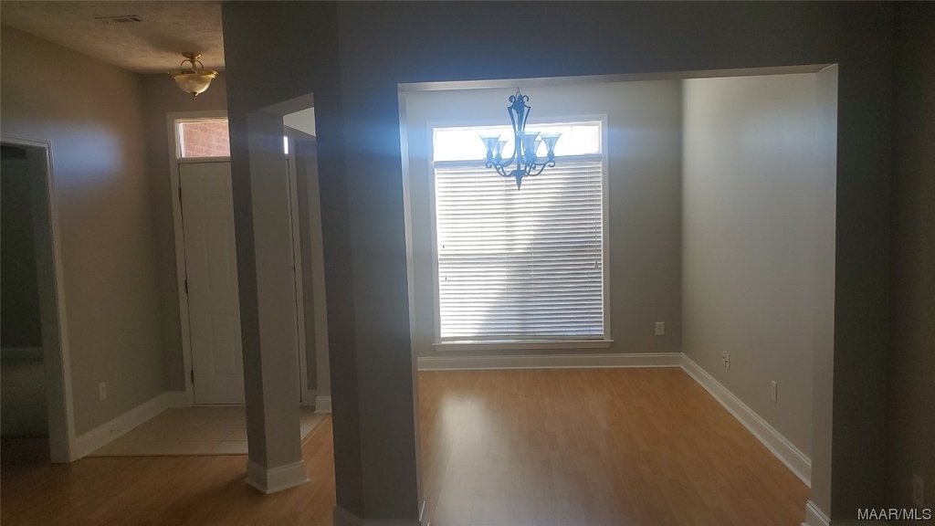 1600 Parkview Drive S - Photo 2