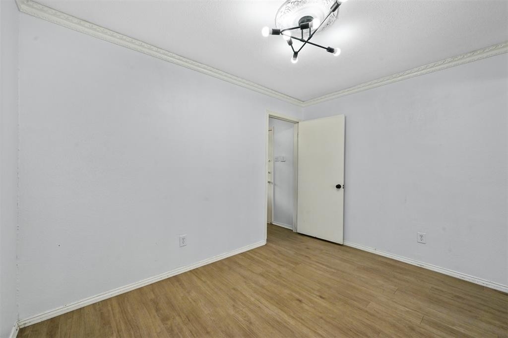 5026 Matilda Street - Photo 2