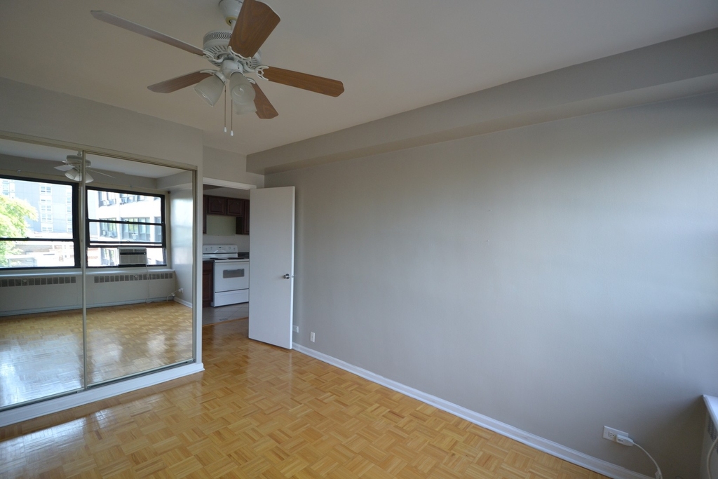 4180 N Marine Drive - Photo 6