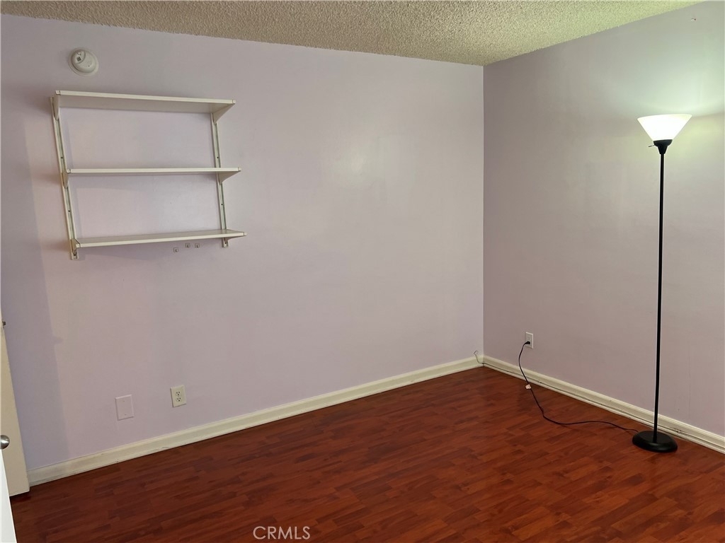 20246 Cohasset Street - Photo 17