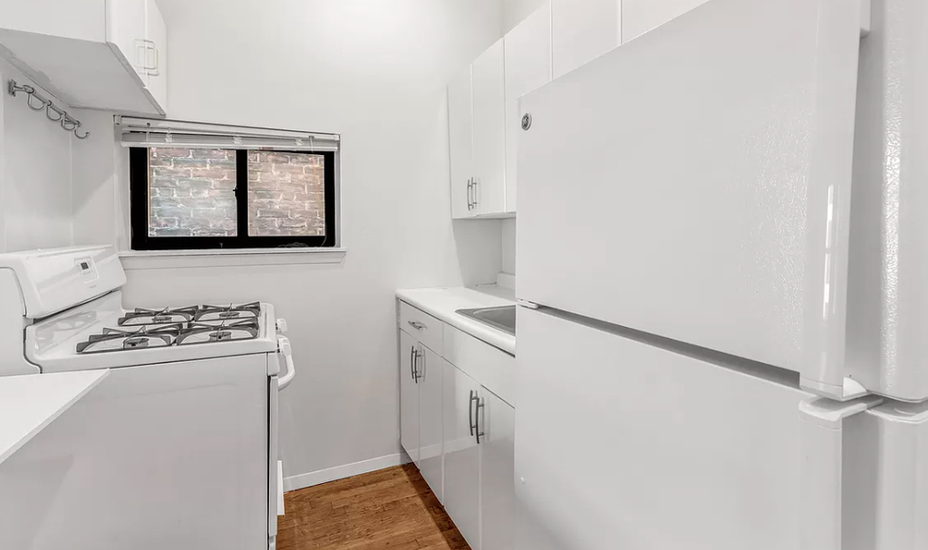 221 East 33rd Street - Photo 1